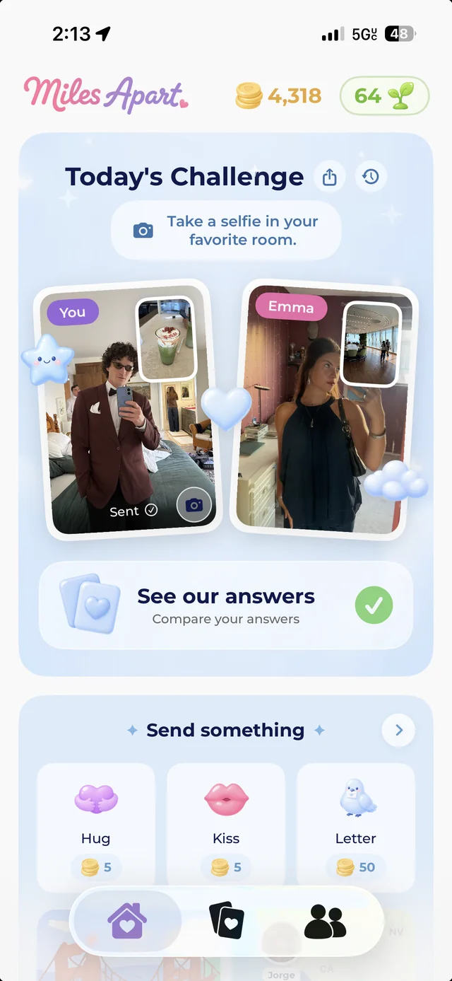 Home screen with today's challenge and both partners' photos